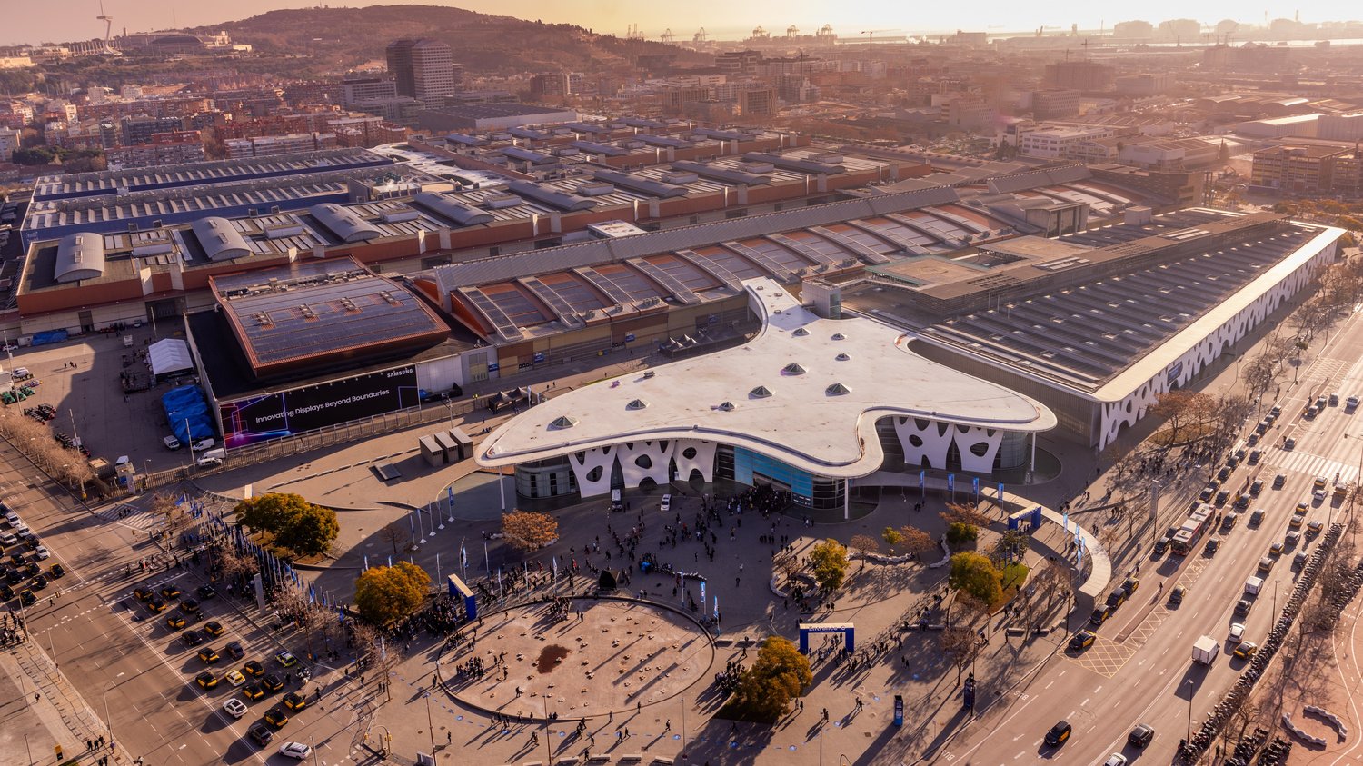 Eingangsbereich der ISE 2026 in Barcelona – Gendo auf der weltweit führenden Messe für Medientechnik.